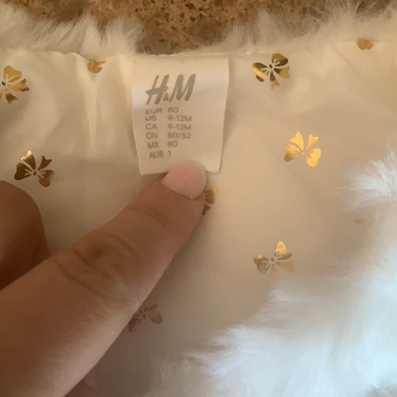 H&M baby girl fur vest - Picture 2 of 4
